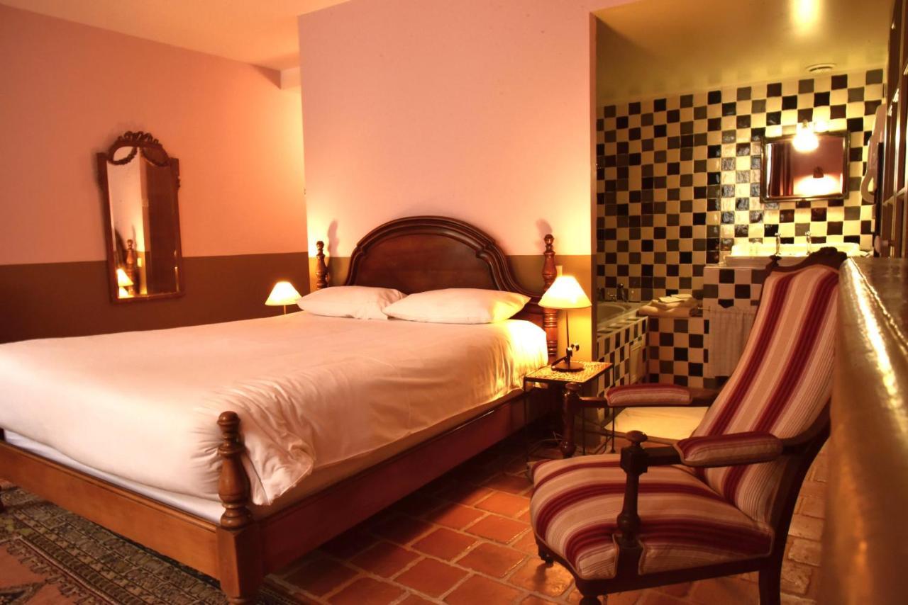 Logis Hotel Le Boudoir Belves Exterior photo